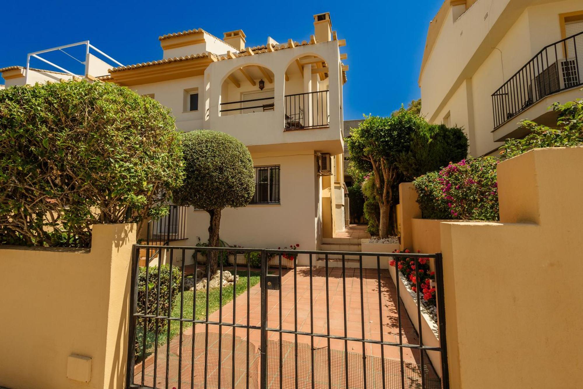 Beautiful Townhouse Walking Distance To The Beach In Costabella, Marbella Dış mekan fotoğraf